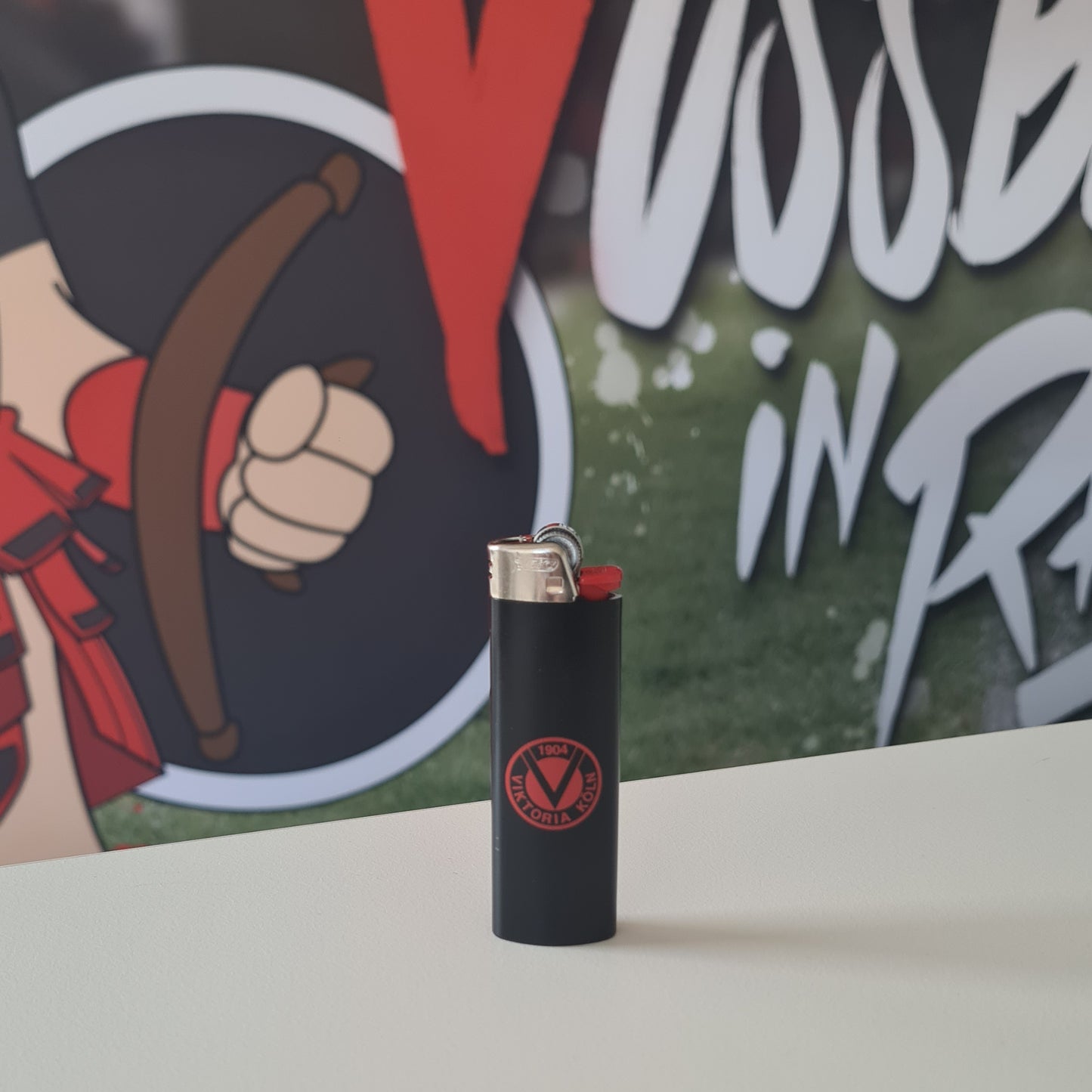 Feuerzeug rotes V - Offizieller Fanshop Viktoria Köln