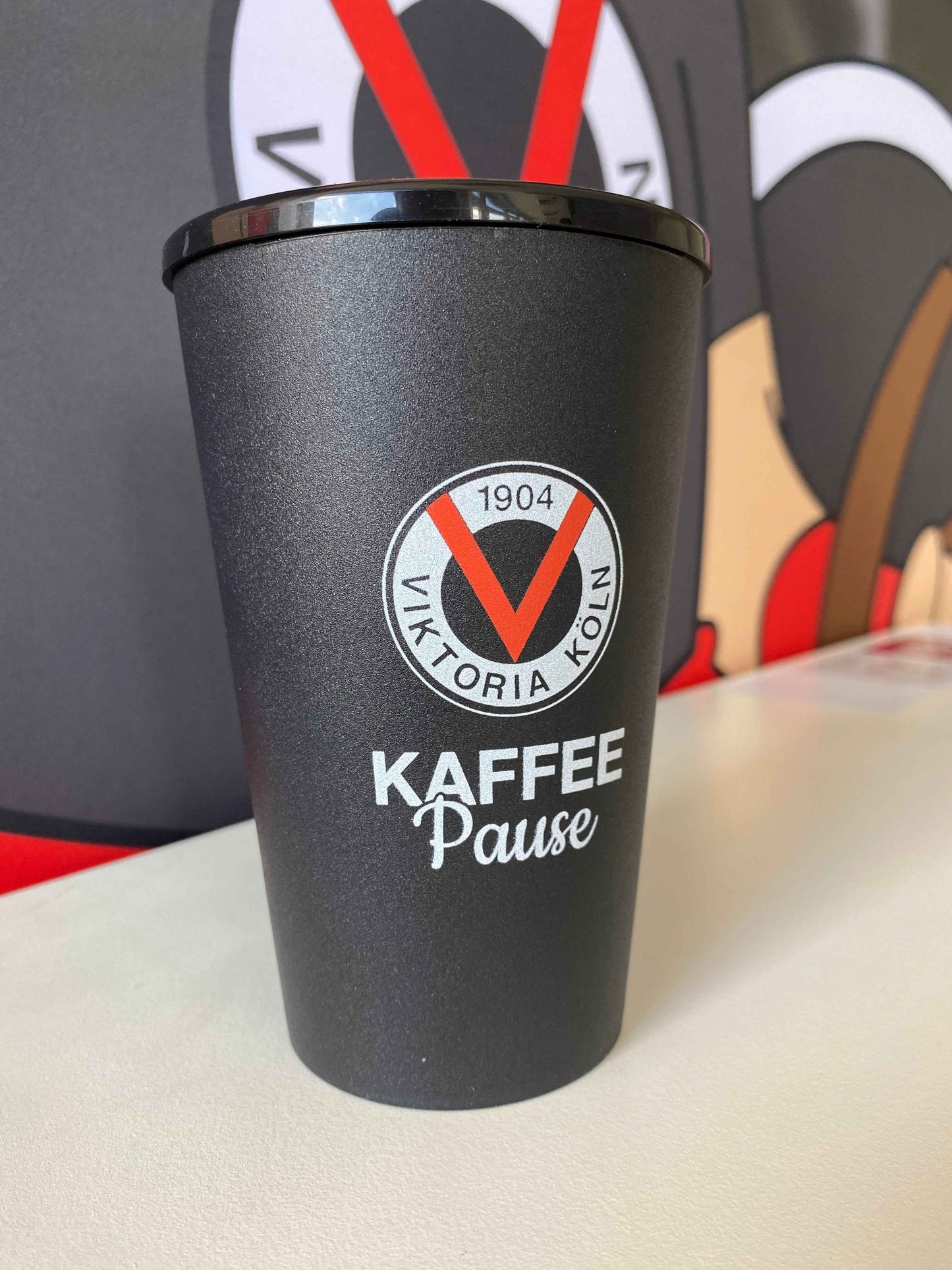 Kaffeebecher "Kaffeepause" - Offizieller Fanshop Viktoria Köln