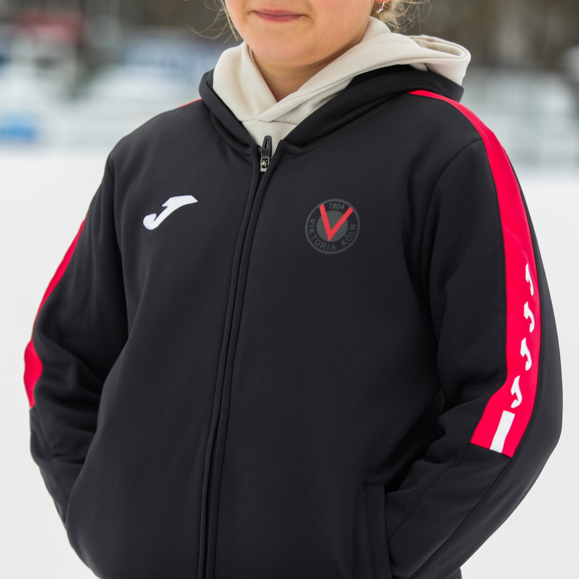 TEAM Präsentation Zip-Hoodie 25/26 Kids - Offizieller Fanshop Viktoria Köln