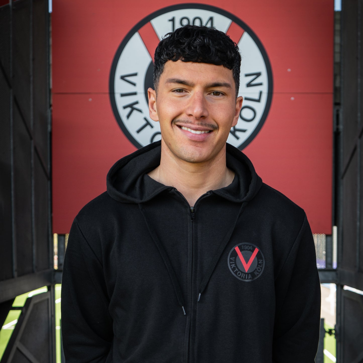 Zip-Hoodie rotes V - Offizieller Fanshop Viktoria Köln