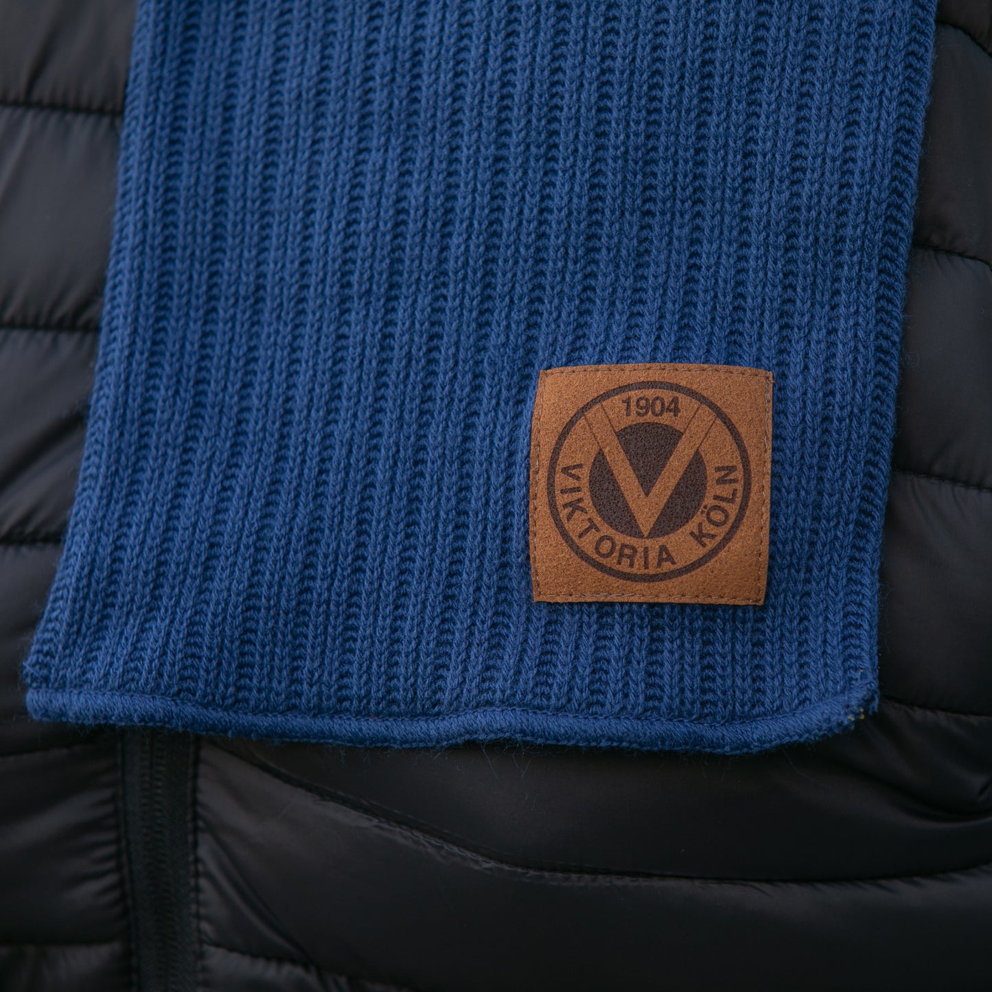 Viktoria Set "Classic" Wintermütze und Schal - Offizieller Fanshop Viktoria Köln