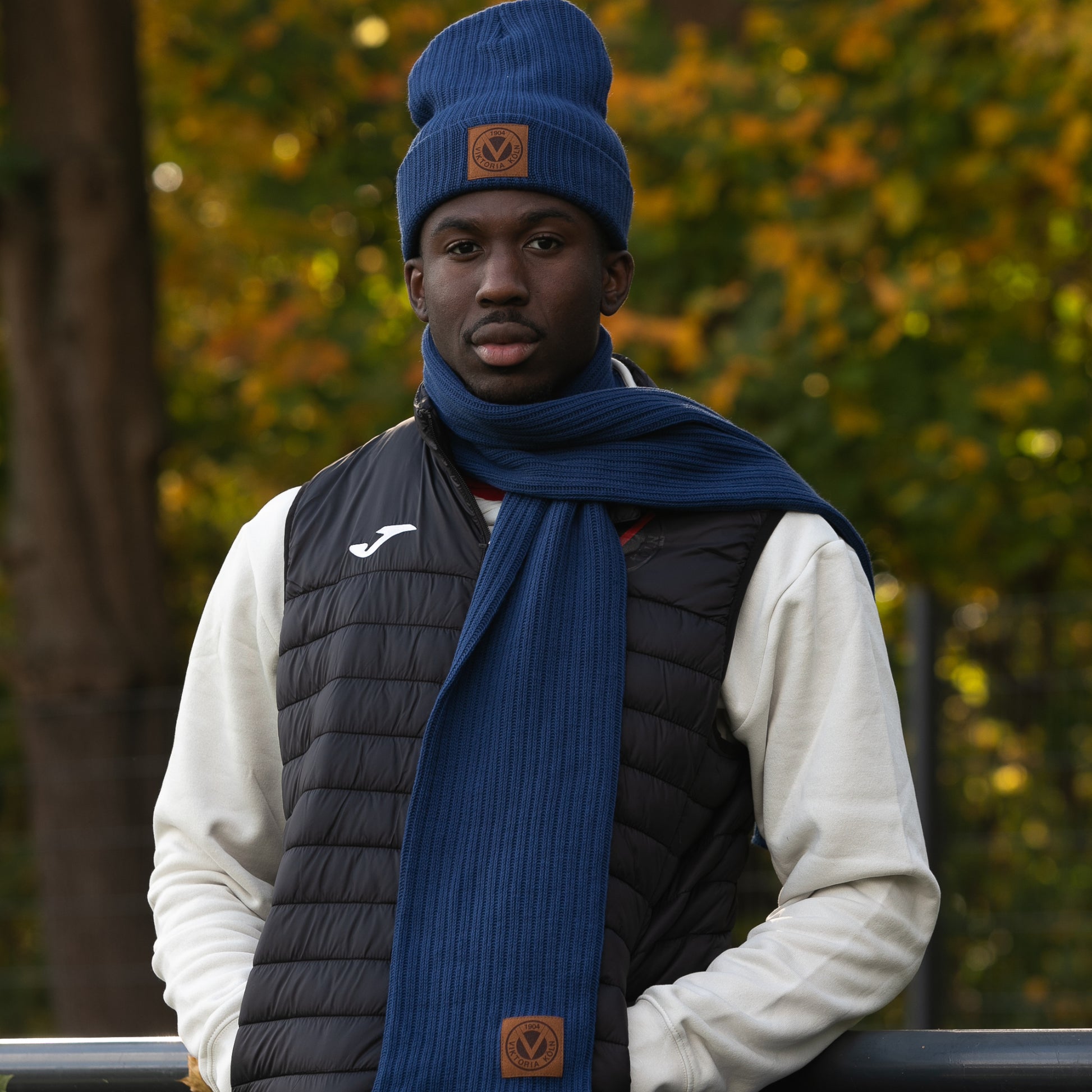 Viktoria Set "Classic" Wintermütze und Schal - Offizieller Fanshop Viktoria Köln